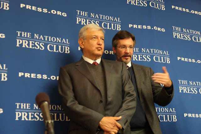 “Portavoz en inglés de López Obrador y hombre de Putin en México”