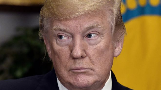 El TLCAN es una mala broma; habrá muro: Trump