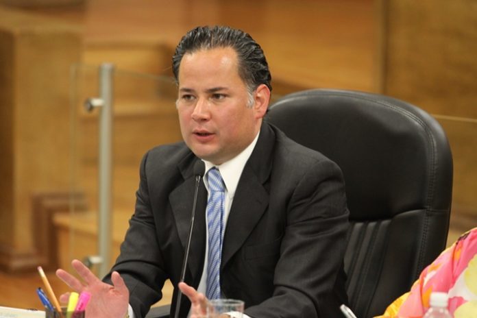 santiago_nieto_castillo-696x464