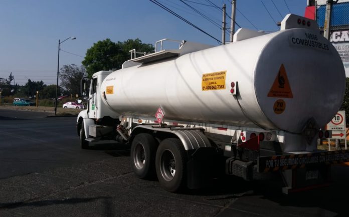 pipa-cilindro-mil-litros-gasolina