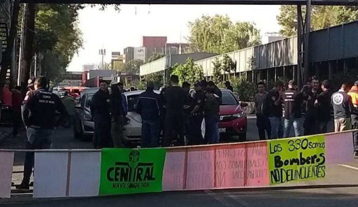 bomberos-cdmx-mantienen-bloqueo-tlalpan-san-antonio-abad-800x463