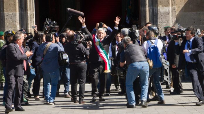 AMLO_Palacio_Llegada-4