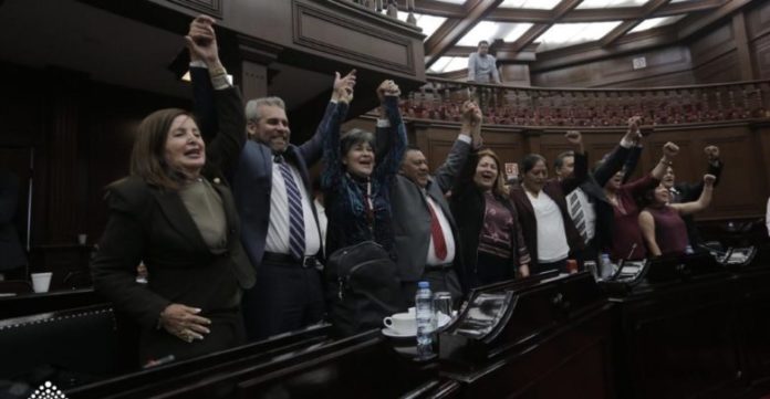 Diputados-de-Michoacán-aprueban-esta-noche-Reforma-Educativa-de-AMLO-780x405