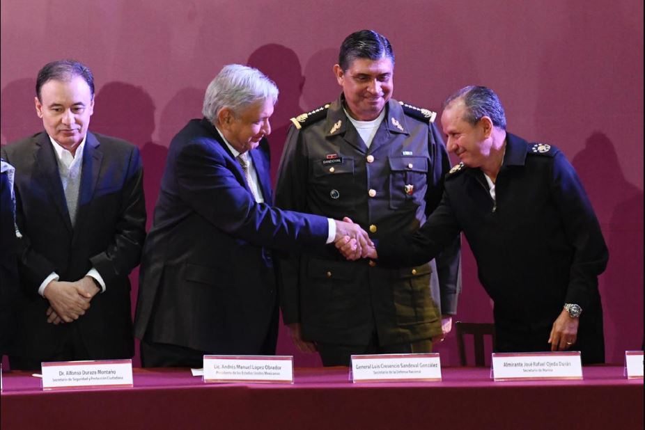 Gobierno se contradice hasta seis veces en versión de los hechos en