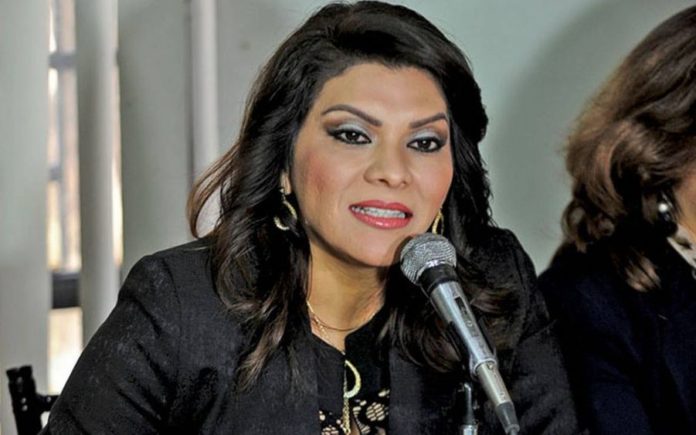 Lorenia Valles